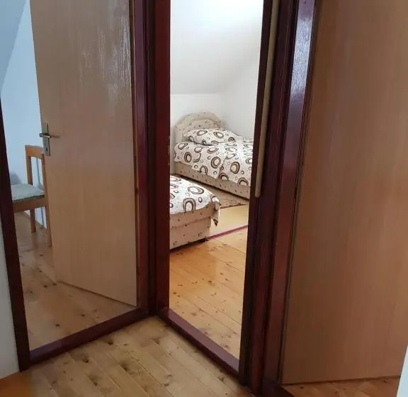 اتاق استاندارد با چشم‌انداز کوهستان, Deluxe Studio & Rooms Zarubica
