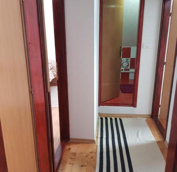 اتاق استاندارد با چشم‌انداز باغ, Deluxe Studio & Rooms Zarubica