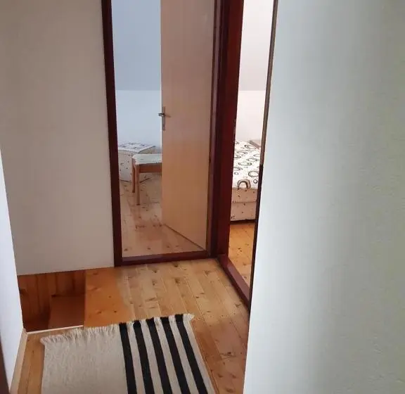 اتاق استاندارد با چشم‌انداز باغ, Deluxe Studio & Rooms Zarubica