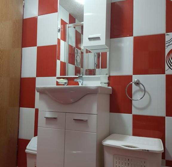 اتاق استاندارد با چشم‌انداز باغ, Deluxe Studio & Rooms Zarubica