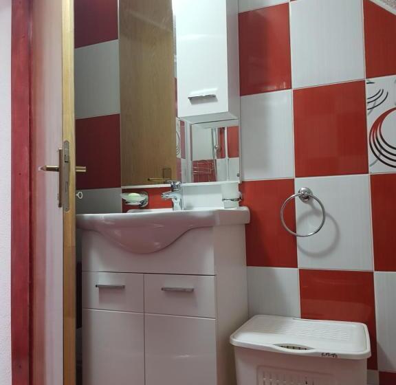 اتاق استاندارد با چشم‌انداز باغ, Deluxe Studio & Rooms Zarubica