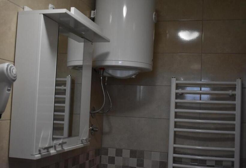 استودیوی لوکس, Deluxe Studio & Rooms Zarubica