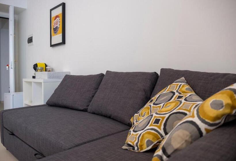 חדר משפחתי, Enjoy Trani