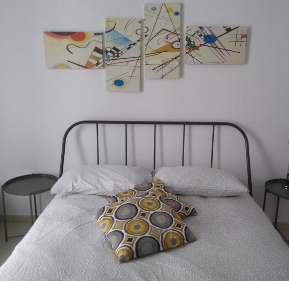 חדר משפחתי, Enjoy Trani