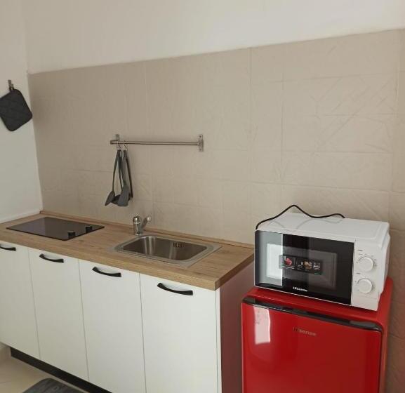 סטודיו משפחתי, Enjoy Trani