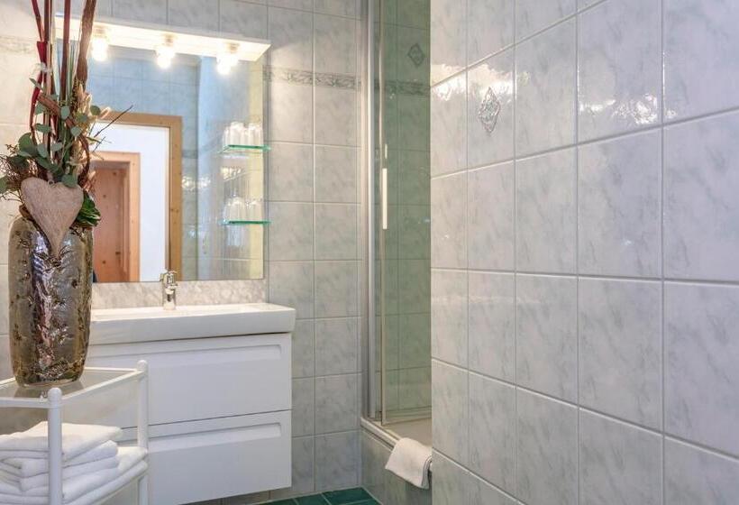 2ベッドルームアパートメント, Tischlerwirt