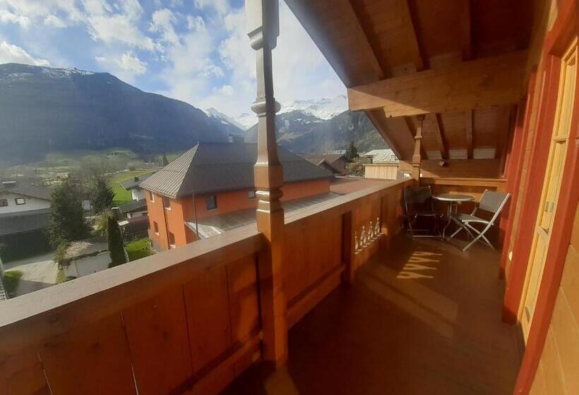 2ベッドルームアパートメント, Tischlerwirt