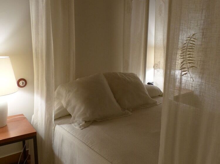 اتاق استاندارد سه نفره, Hosteria Del Arco