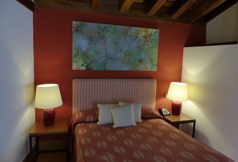 اتاق استاندارد سه نفره, Hosteria Del Arco