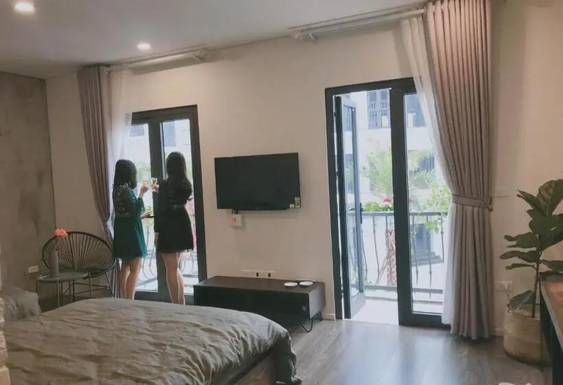 اتاق استاندارد سه تخته با بالکن, Deja Vu House Ha Long
