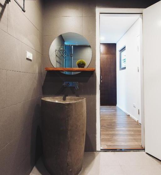 اتاق استاندارد سه تخته با بالکن, Deja Vu House Ha Long