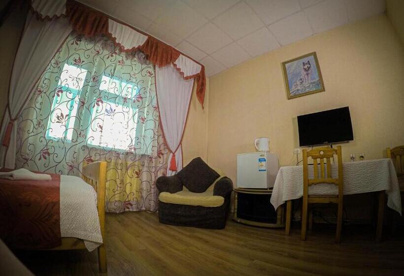 اتاق اکونومی, Lg Tour & Hostel