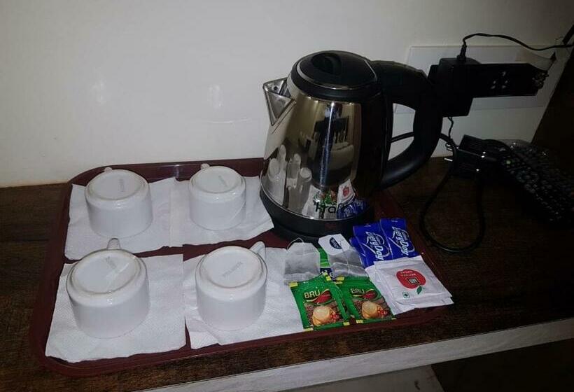 חדר לארבעה סטנדרטי עם מרפסת, Grand Ganesha