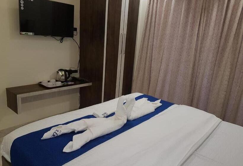 חדר לארבעה סטנדרטי עם מרפסת, Grand Ganesha