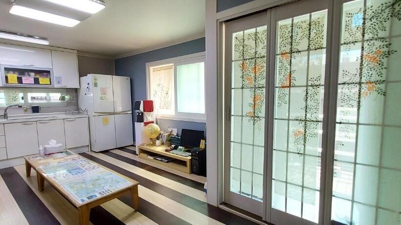 בית, 2 חדרי שינה, Hago Guest House