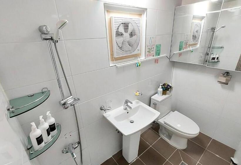 בית, 3 חדרי שינה, Hago Guest House