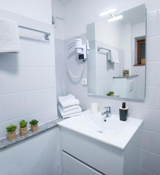 חדר סטנדרט לשלושה, Chambres Chez Laurence