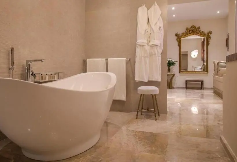 Superior Suite, Palacio Can Marqués By Puro