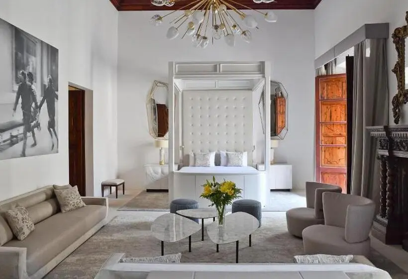 Deluxe Suite, Palacio Can Marqués By Puro