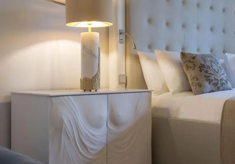 Deluxe Suite, Palacio Can Marqués By Puro