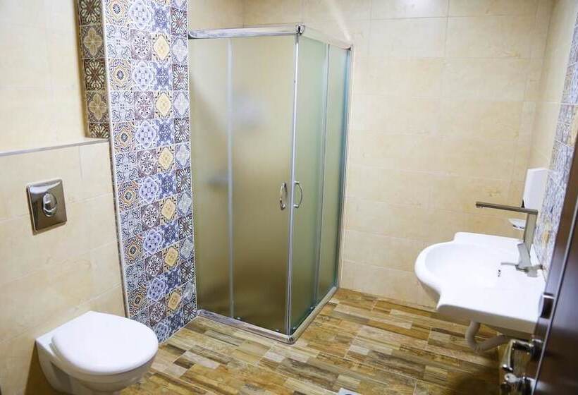 اتاق استاندارد چهار تخته, Alrowwad Guest House