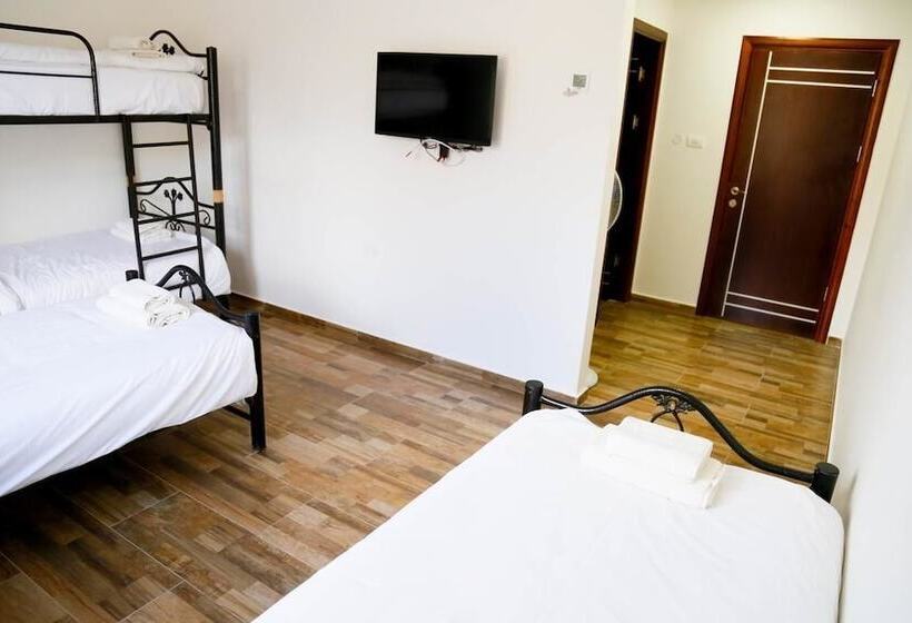 اتاق استاندارد چهار تخته, Alrowwad Guest House