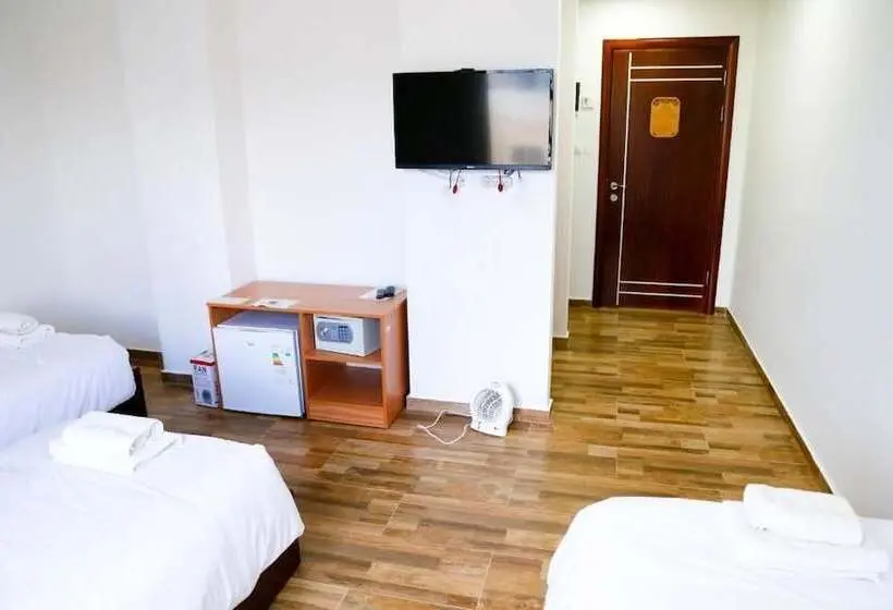 اتاق استاندارد سه نفره, Alrowwad Guest House