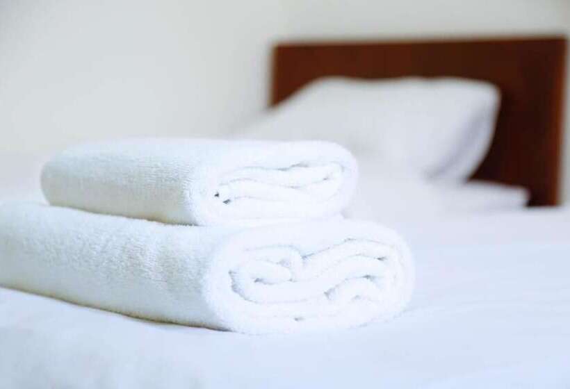 اتاق استاندارد سه نفره, Alrowwad Guest House