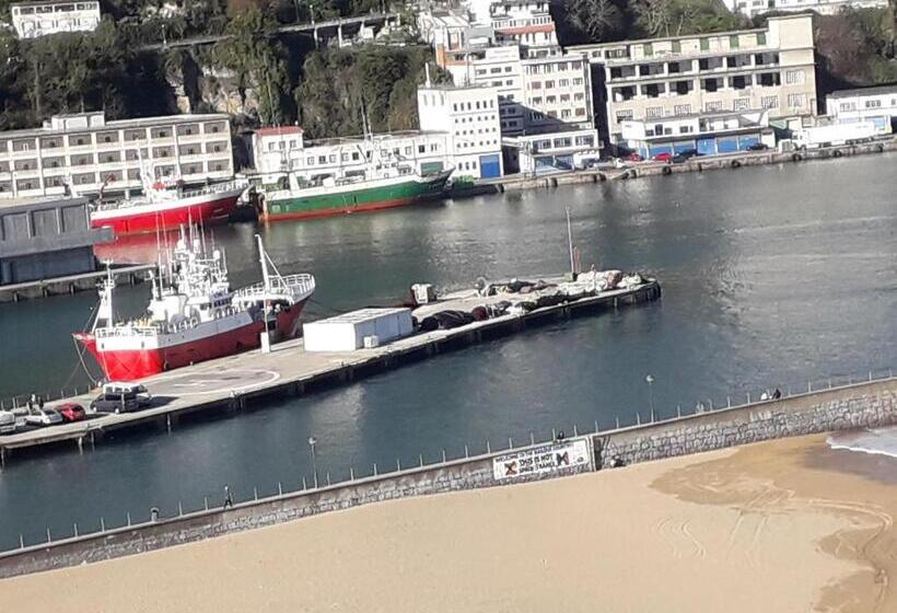 חדר סטנדרט לשלושה עם חדר אמבטיה משוף, Arrigorri Ostatu Jatetxea