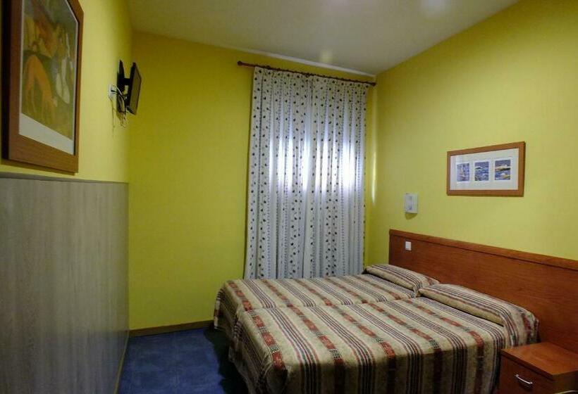 スタンダードルーム, Hostal Los Claveles