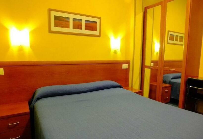 スタンダードルーム, Hostal Los Claveles