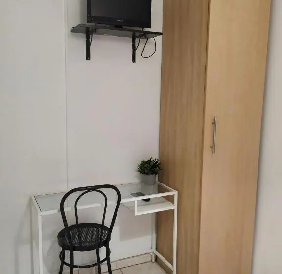 اتاق استاندارد یک نفره, Hostal Abitum Madrid