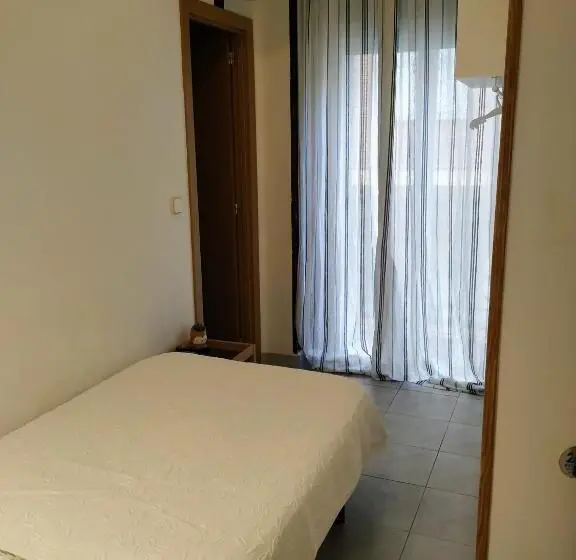 اتاق استاندارد یک نفره, Hostal Abitum Madrid