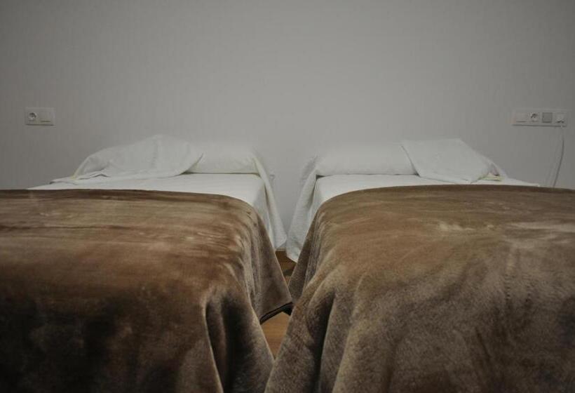 חדר סטנדרט, Pons Minea