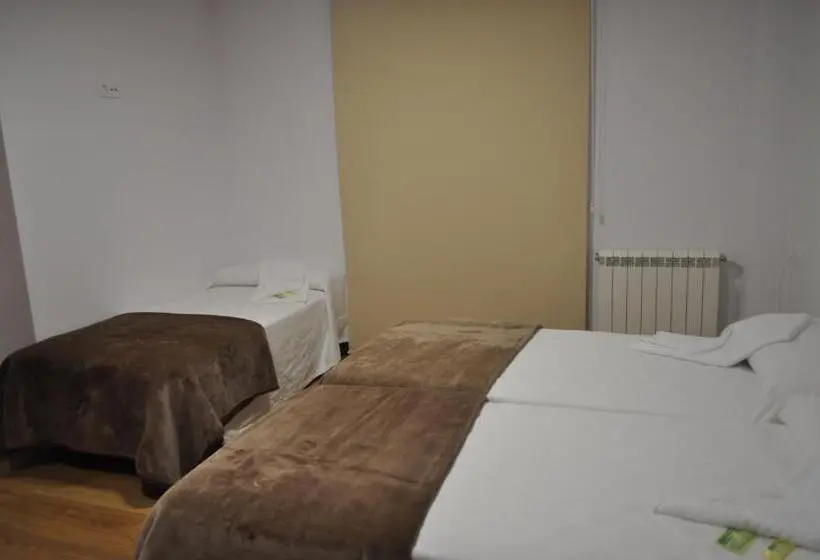 3-Bett-Standardzimmer, Pons Minea