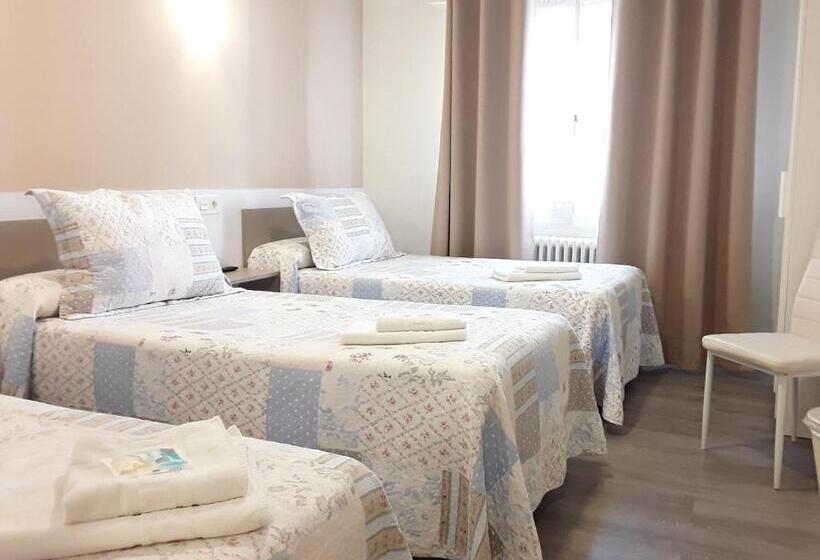 חדר סטנדרט לשלושה, Pension Principado