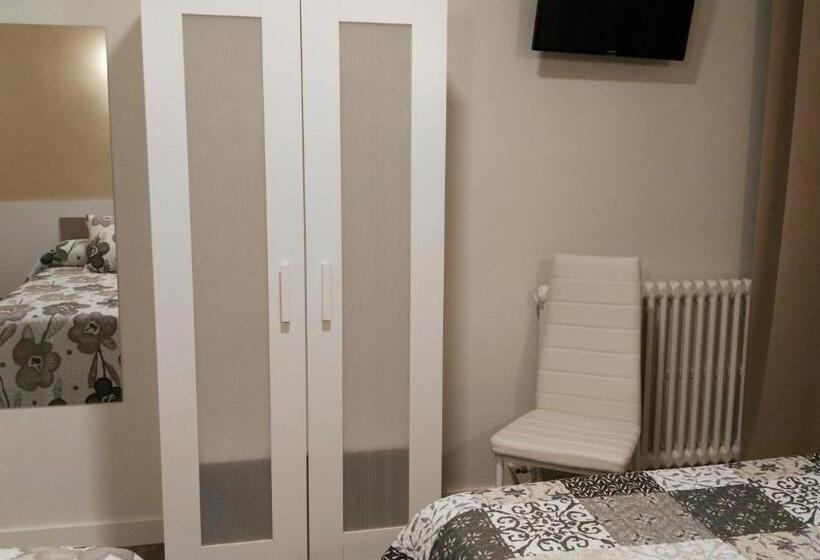 חדר סטנדרט לשלושה, Pension Principado