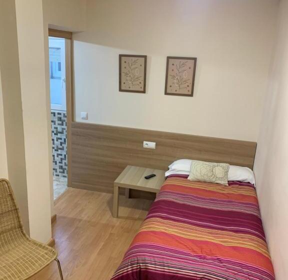 غرفة قياسية فردية, Pension Valcarce