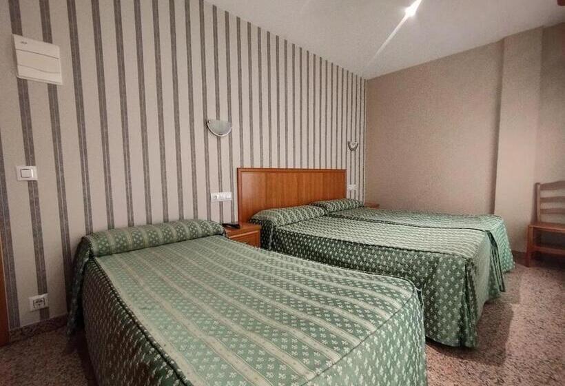 スタンダードトリプルルーム, Hospedería Puerta De La Catedral