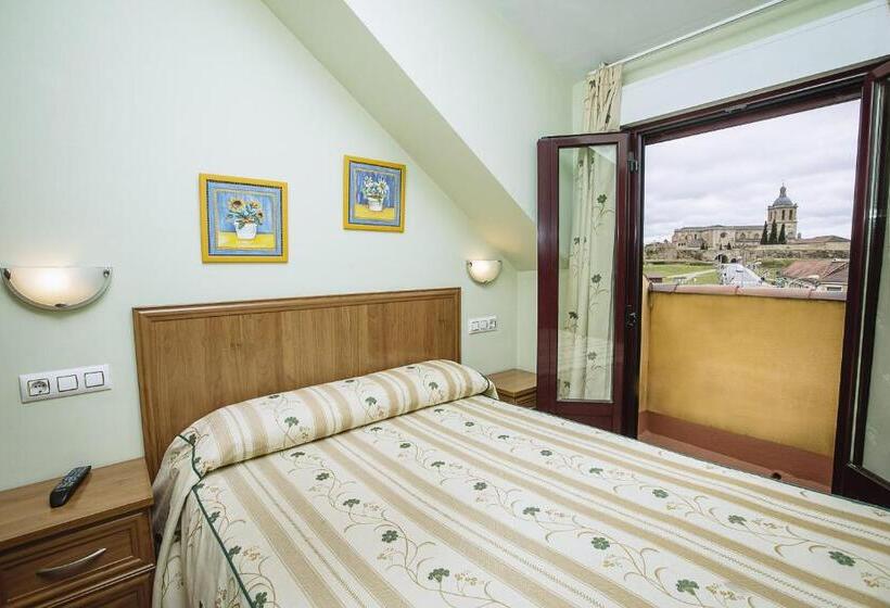 スタンダード４人部屋, Hospedería Puerta De La Catedral