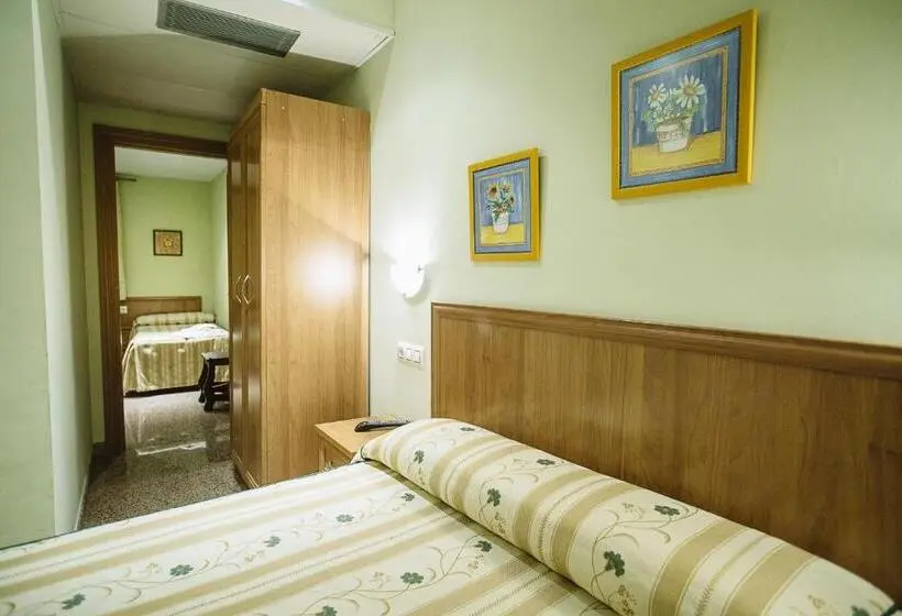 スタンダード４人部屋, Hospedería Puerta De La Catedral