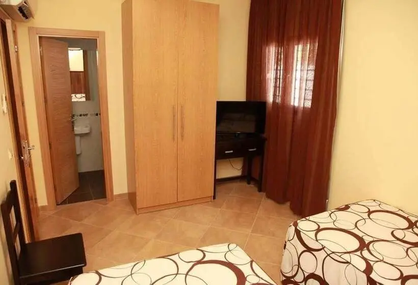 اتاق خانوادگی, Hostal Doña Manuela