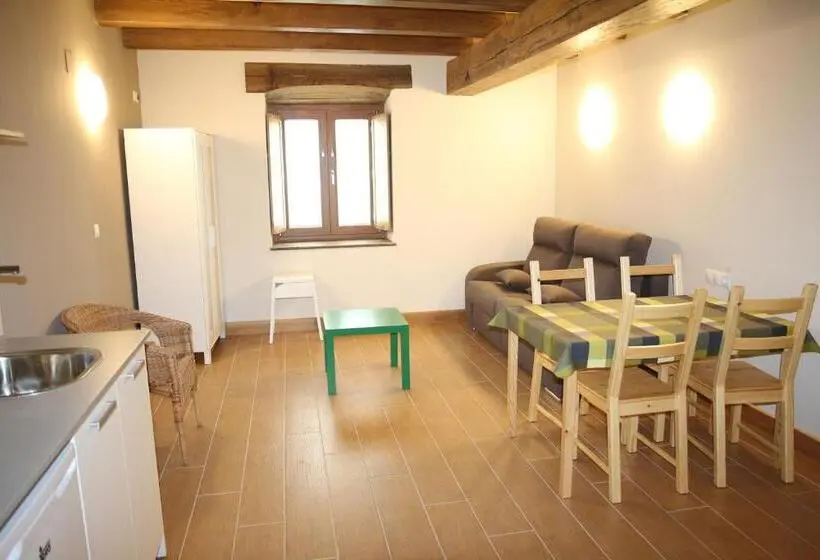 Huoneisto 2 Makuuhuonetta, Hostal Cicloturismo Lopenea