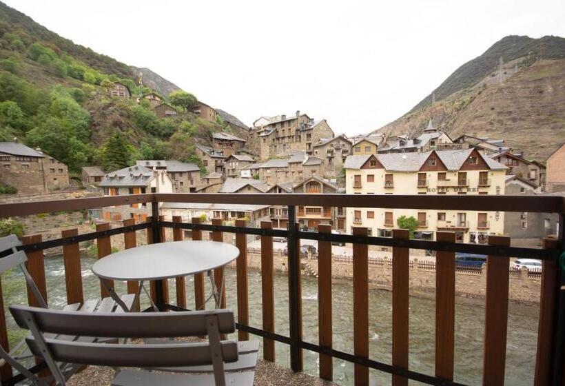 Номер Стандарт Вид на Реку, Hostal Noguera
