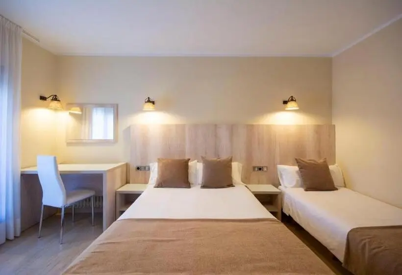 スタンダードトリプルルーム, Hostal Noguera