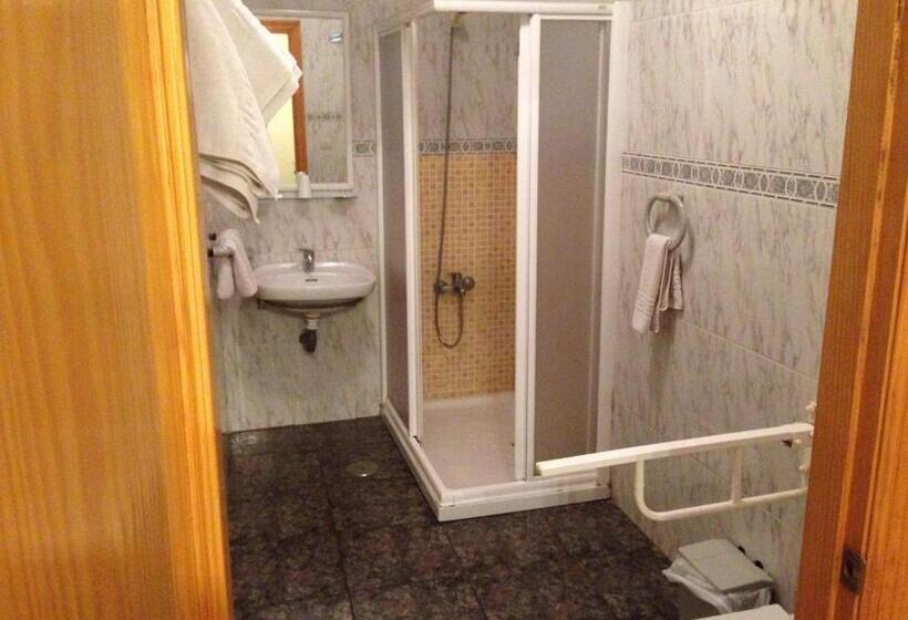 غرفة قياسية مطلّة علي البحر, Hostal Delfin Verde