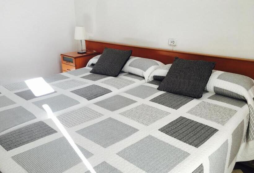 اتاق استاندارد با بالکن, Hostal Eixample