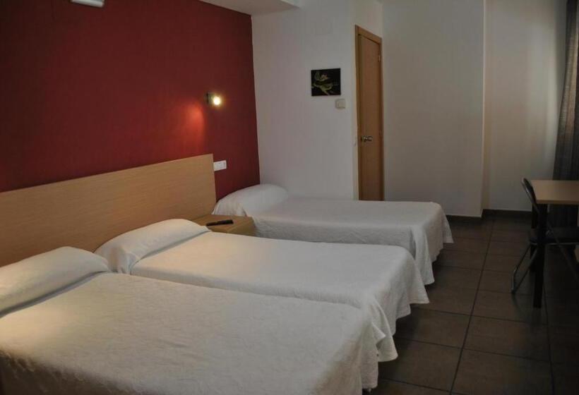 스탠다드 트리플 룸, Hostal La Catedral