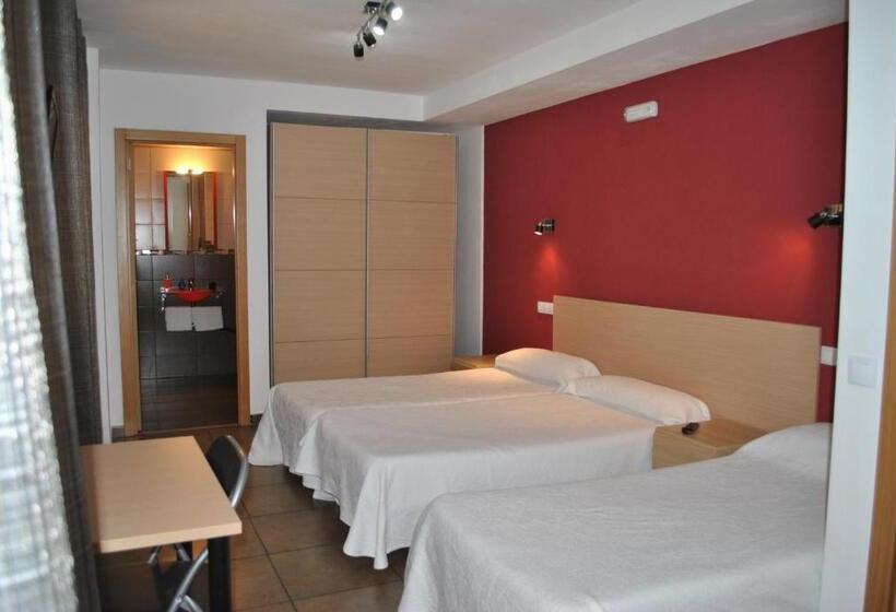 Номер Стандарт Трехместный, Hostal La Catedral