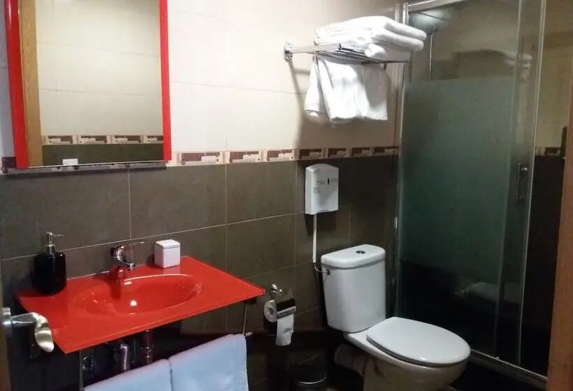 اتاق استاندارد چهار تخته, Hostal La Catedral